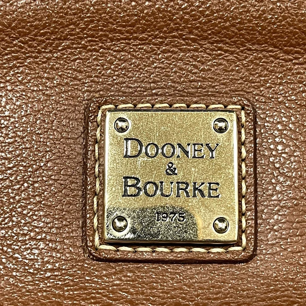 Dooney‎ and Bourke 1975 Pebble Grain Leather Crossbody Shoulder Bag Brown